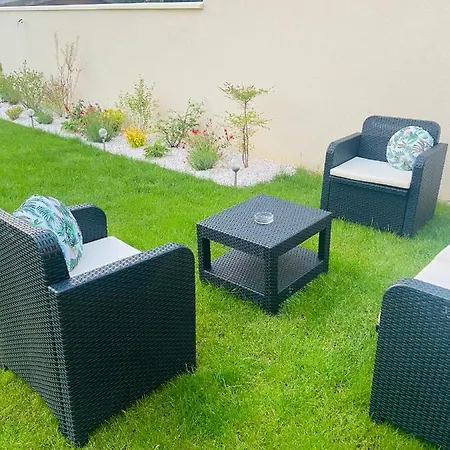 Apartment Grand T1 Moderne Jardin Pres De Cdg Le Thillay